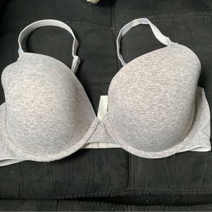 Victoria’s Secret T-shirt Bra